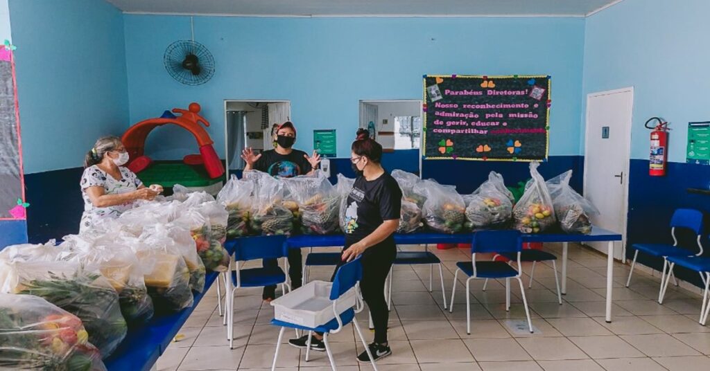 Kits De Alimenta O S O Entregues A Alunos Da Rede Municipal