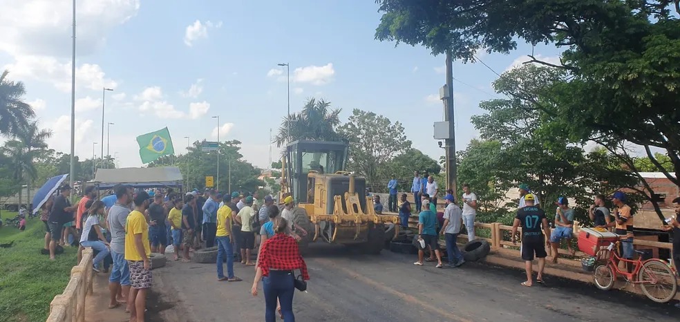 Sobe para 13 o número de bloqueios nas rodovias federais em RO