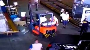 Polícia acha carros usados em roubo de 720kg de ouro em Guarulhos Polícia acha carros usados em roubo de 720kg de ouro em Guarulhos