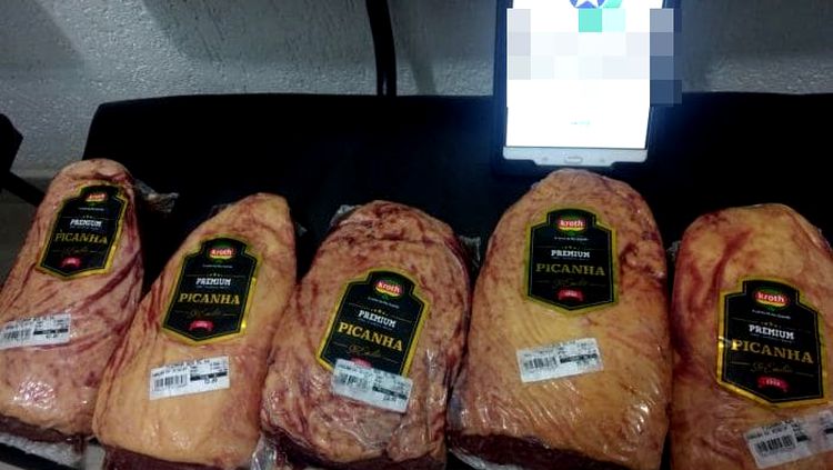 Homem é detido furtando peças de picanha em supermercado da capital Homem é detido furtando peças de picanha em supermercado da capital