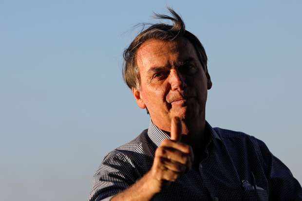 Bolsonaro vai sancionar projeto que amplia posse de arma no campo