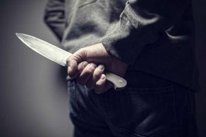 Aluno esfaqueia professor dentro de escola em São Paulo Aluno esfaqueia professor dentro de escola em São Paulo