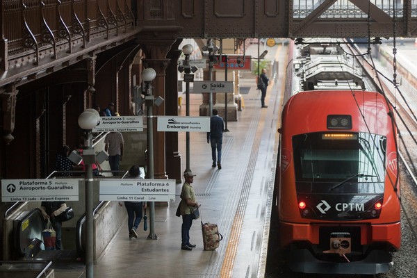 Pacientes com HIV reclamam de dificuldade para conseguir isenção de rodízio e de tarifa do transporte em SP e vão à Justiça.jpg