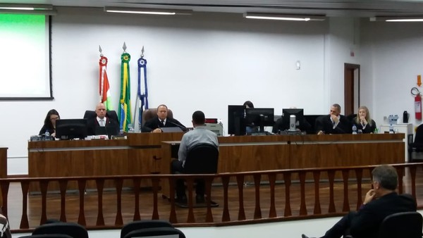 Julgamento de pai que tentou matar bebê de dois meses começa em Joinville