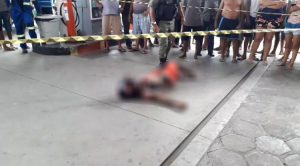 Bandido é morto a tiros após um assalto mal sucedido – VEJA VÍDEO Bandido é morto a tiros após um assalto mal sucedido – VEJA VÍDEO