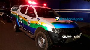 Homicida foge após tentar matar esposa enforcada Homicida foge após tentar matar esposa enforcada