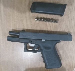 Após briga de trânsito, idoso saca arma e atira no meio da rua em Ariquemes Após briga de trânsito, idoso saca arma e atira no meio da rua em Ariquemes