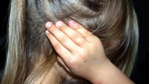 Casal é preso sob a suspeita de matar criança de 3 anos Casal é preso sob a suspeita de matar criança de 3 anos