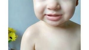 Mãe cai de ônibus e bebê morre atropelada Mãe cai de ônibus e bebê morre atropelada