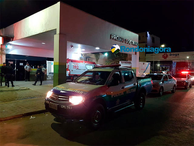 Homem é socorrido após levar várias facadas em Candeias do Jamari Homem é socorrido após levar várias facadas em Candeias do Jamari
