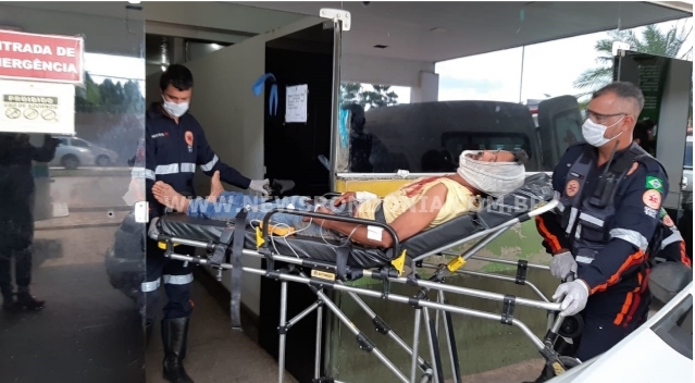 Homem leva facada no pescoço e família implora para suspeito não matar Homem leva facada no pescoço e família implora para suspeito não matar
