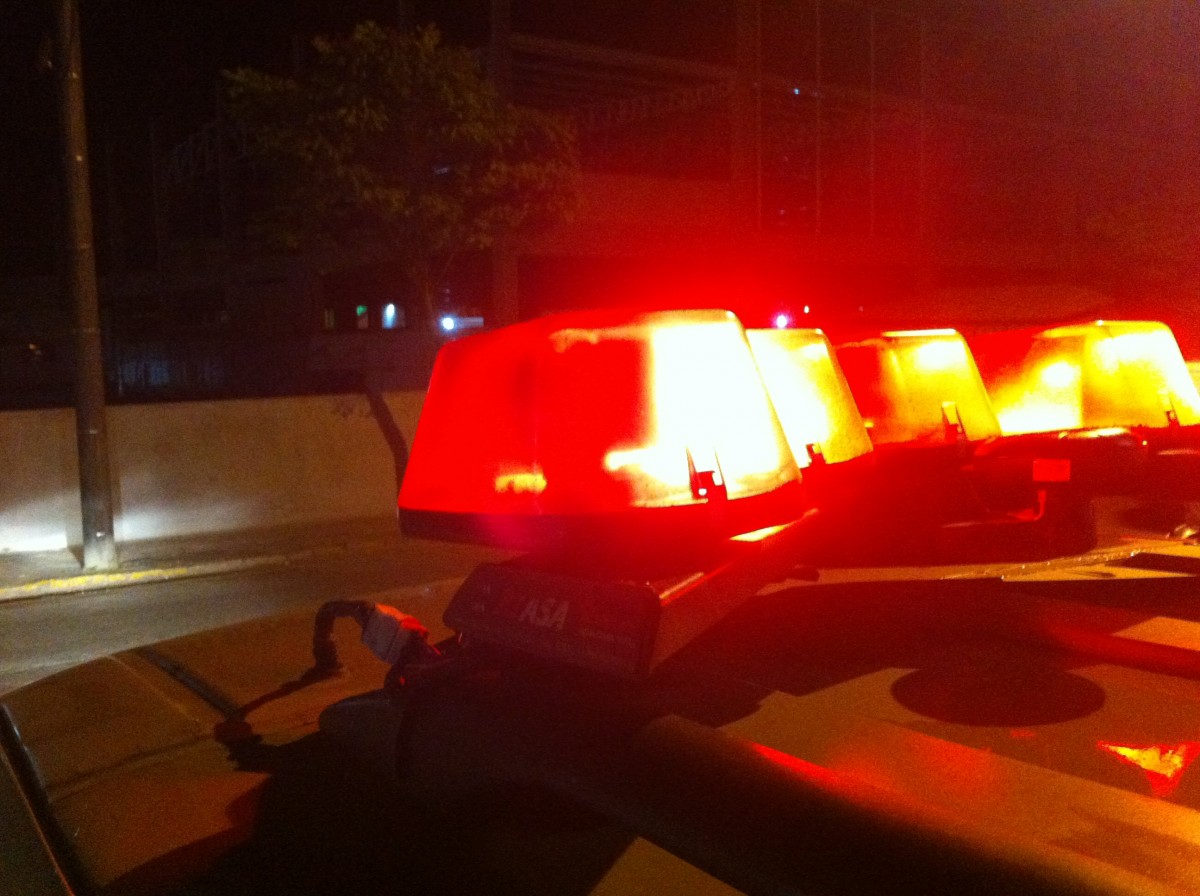 Mulher é agredida por outras cinco em banheiro de bar na Zona Sul Mulher é agredida por outras cinco em banheiro de bar na Zona Sul
