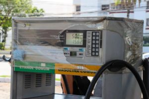 Delegacia do consumidor e órgãos de fiscalização apuram alta nos preços da gasolina Delegacia do consumidor e órgãos de fiscalização apuram alta nos preços da gasolina