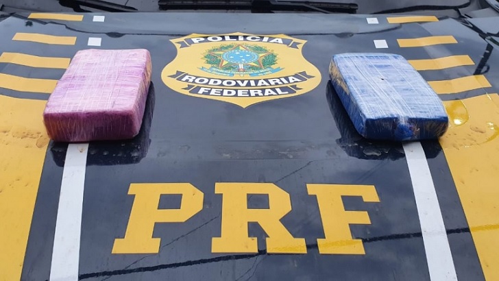 Em Porto Velho/RO, cocaína é apreendida em ônibus escondida dentro do encosto da poltrona Em Porto Velho/RO, cocaína é apreendida em ônibus escondida dentro do encosto da poltrona