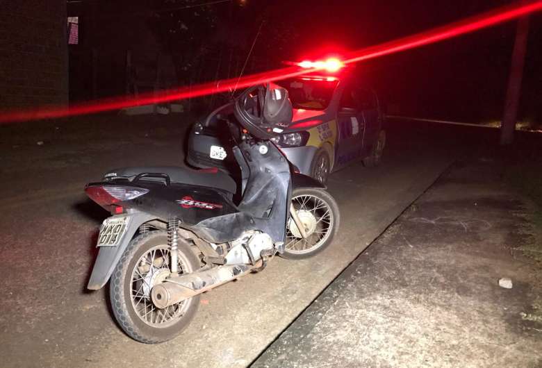 Comparsas são presos suspeitos por roubo e clonagem de motos Comparsas são presos suspeitos por roubo e clonagem de motos