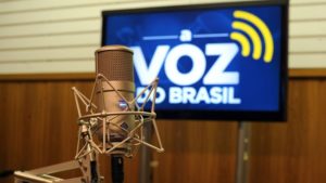 Governo flexibiliza horário de A Voz do Brasil em dias de jogos Governo flexibiliza horário de A Voz do Brasil em dias de jogos