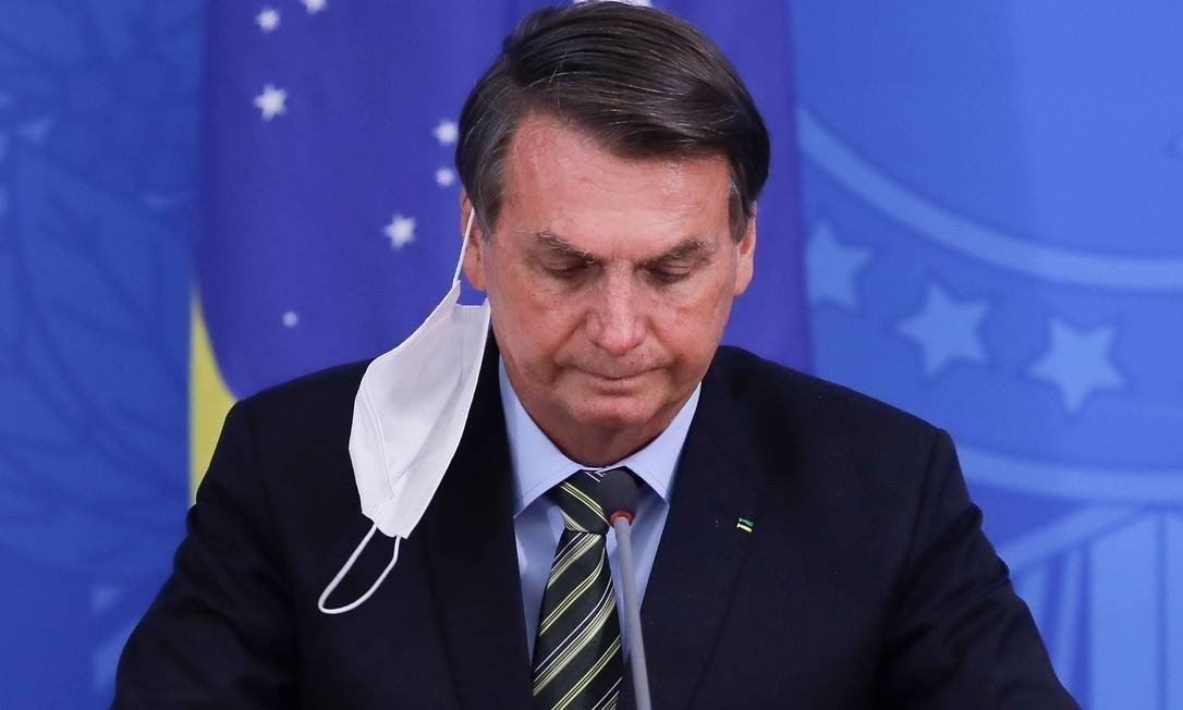 Bolsonaro sem máscara