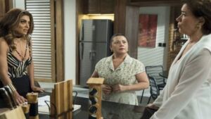 NOVELAS: Polícia procura por Bibi e ela pede amparo na casa de Silvana NOVELAS: Polícia procura por Bibi e ela pede amparo na casa de Silvana