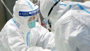 Estado defende formação antecipada de médicos para atuarem na linha de frente Estado defende formação antecipada de médicos para atuarem na linha de frente