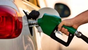 Petrobras anuncia aumento de mais de 8% na gasolina a partir desta terça-feira Petrobras anuncia aumento de mais de 8% na gasolina a partir desta terça-feira