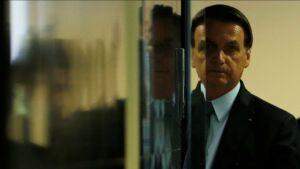 Nas redes sociais, cresce pressão por impeachment de Bolsonaro Nas redes sociais, cresce pressão por impeachment de Bolsonaro