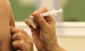 Amazonas abre enfermaria de campanha para aliviar lotação hospitalar Amazonas abre enfermaria de campanha para aliviar lotação hospitalar