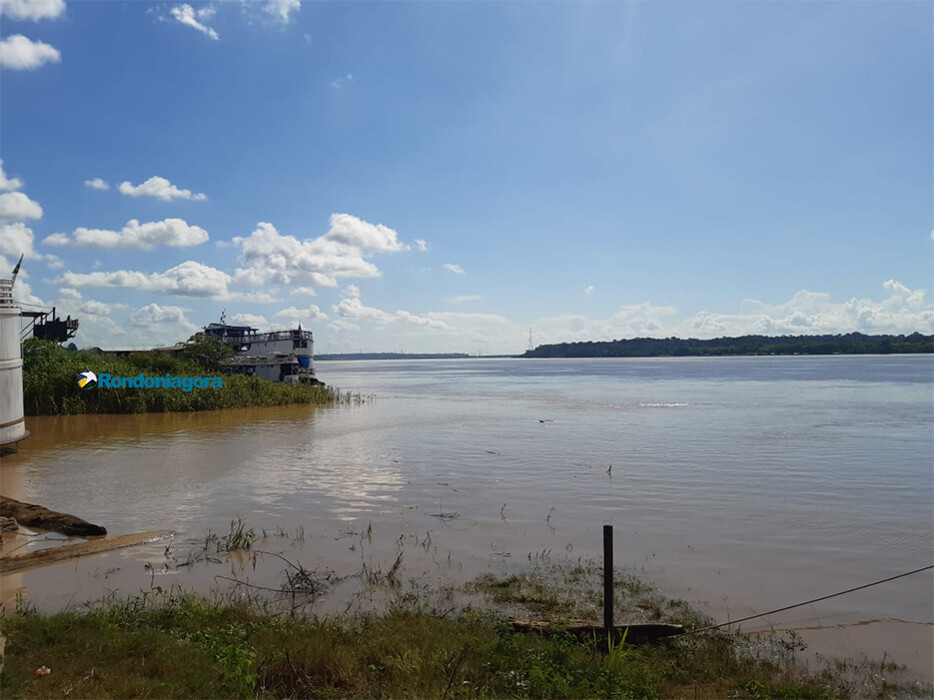 Prefeito decreta Estado de Alerta por conta da alagação e chuvas Prefeito decreta Estado de Alerta por conta da alagação e chuvas