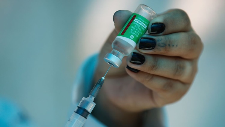 Fiocruz recebe mais 2 milhões de doses na próxima semana Fiocruz recebe mais 2 milhões de doses na próxima semana