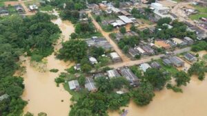Estado do Acre continua a sofrer com cheias, dengue e covid-19 Estado do Acre continua a sofrer com cheias, dengue e covid-19