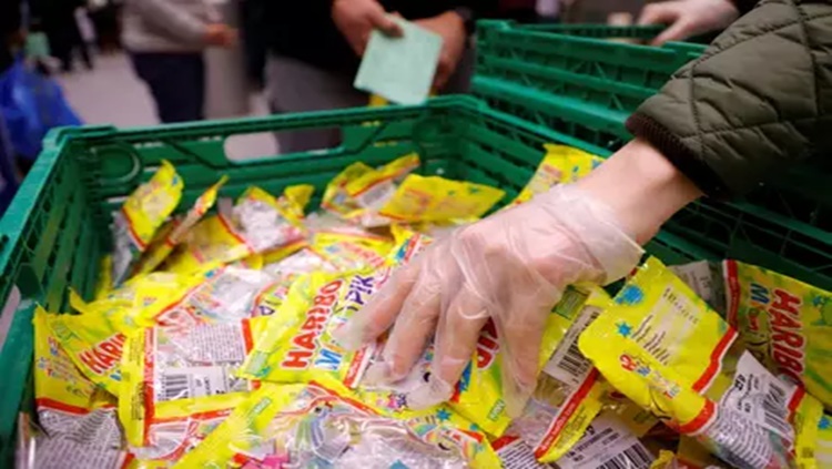 Transmissão de coronavírus por embalagens e alimentos é ‘muito improvável’ Transmissão de coronavírus por embalagens e alimentos é ‘muito improvável’
