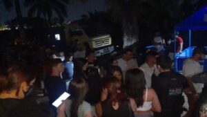 Polícia Militar acaba com festa em chácara regada a bebidas e drogas Polícia Militar acaba com festa em chácara regada a bebidas e drogas