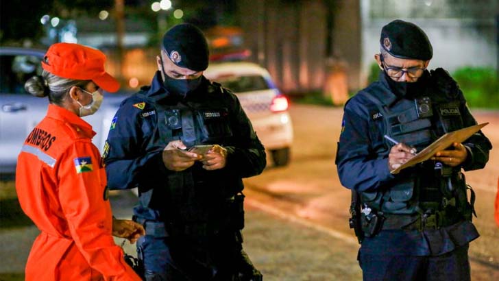 Na 5ª noite da “Operação Prevenção”, responsáveis por descumprimento do Decreto n° 25.859 foram notificados Na 5ª noite da “Operação Prevenção”, responsáveis por descumprimento do Decreto n° 25.859 foram notificados