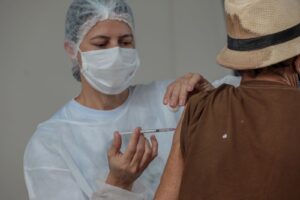 Prefeitura abre agendamento para imunizar idosos a partir de 60 anos Prefeitura abre agendamento para imunizar idosos a partir de 60 anos