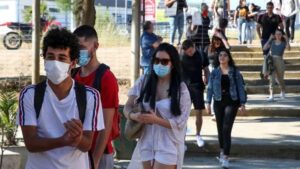 Contágio por covid-19 não garante aos jovens imunidade para reinfecção Contágio por covid-19 não garante aos jovens imunidade para reinfecção