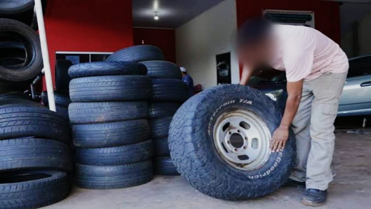 Adolescente é agredido pelo patrão após sumiço de R$ 10 em borracharia Adolescente é agredido pelo patrão após sumiço de R$ 10 em borracharia