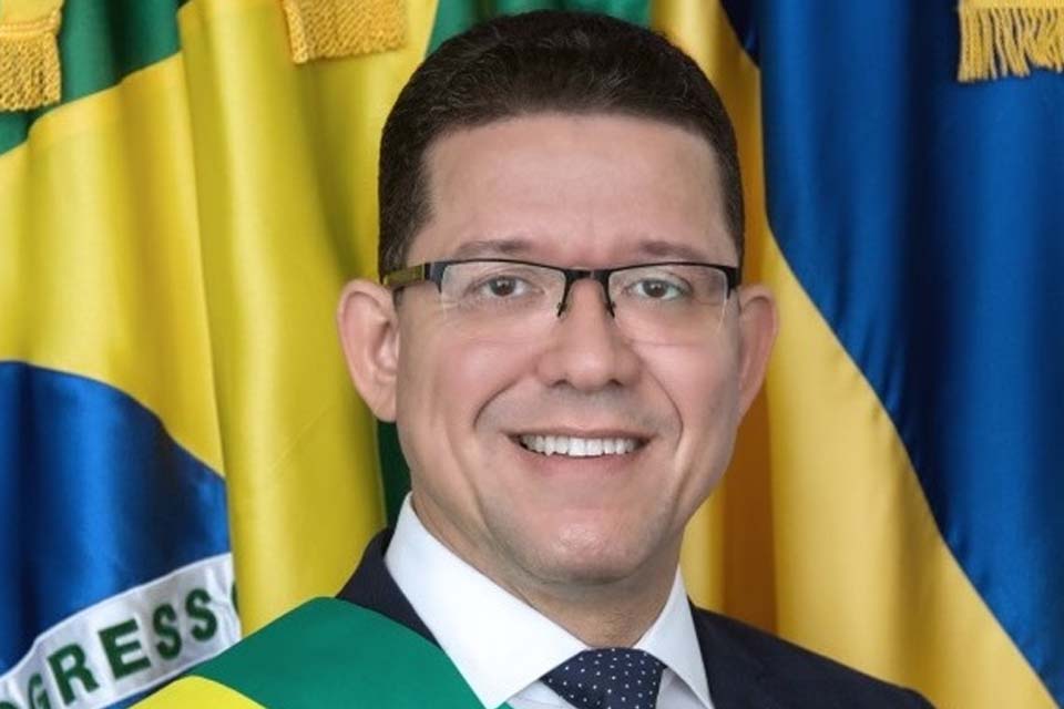 Marcos Rocha compartilha post de Bolsonaro endossando liberação dos cultos e sociedade cobra mais vacinas para Rondônia Marcos Rocha compartilha post de Bolsonaro endossando liberação dos cultos e sociedade cobra mais vacinas para Rondônia
