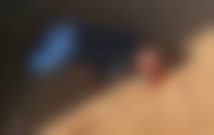 Desesperador: homem tenta ficar de pé após ter cabeça estourada a tiros Desesperador: homem tenta ficar de pé após ter cabeça estourada a tiros
