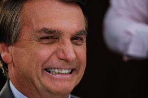 Governo Bolsonaro prepara decreto que proíbe redes sociais de apagarem perfis e publicações Governo Bolsonaro prepara decreto que proíbe redes sociais de apagarem perfis e publicações