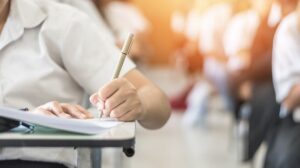 Estudante pode ingressar na faculdade mesmo com pendências do ensino técnico Estudante pode ingressar na faculdade mesmo com pendências do ensino técnico