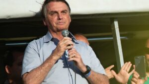 Em ritmo de campanha, Bolsonaro cruza o país para reinaugurar obras Em ritmo de campanha, Bolsonaro cruza o país para reinaugurar obras