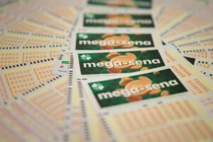 Mega-Sena pode pagar prêmio de R$ 20 milhões nesta terça Mega-Sena pode pagar prêmio de R$ 20 milhões nesta terça