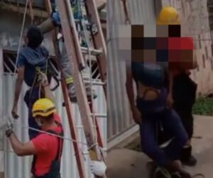 Homem morre eletrocutado ao tentar fazer ‘gato’ em rede elétrica. VEJA VÍDEOS Homem morre eletrocutado ao tentar fazer ‘gato’ em rede elétrica. VEJA VÍDEOS
