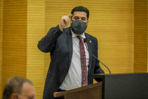 Deputado Jean Oliveira pede instalação de CPI para apurar rombos na saúde pública de Rondônia Deputado Jean Oliveira pede instalação de CPI para apurar rombos na saúde pública de Rondônia