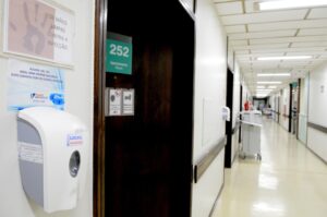 Grupo hospitalar lança edital de concurso público com vagas para várias áreas Grupo hospitalar lança edital de concurso público com vagas para várias áreas