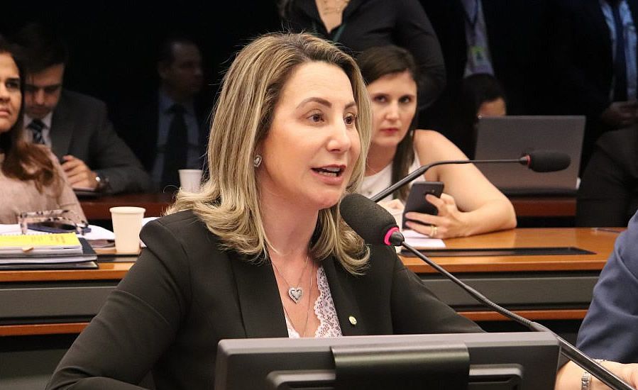 CONTA DE LUZ – Jaqueline Cassol vota a favor da venda da Eletrobras; preço deve subir