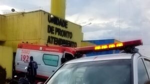 Jovem é socorrida para a UPA ao chegar em casa e ser agredida pela ex do atual marido Jovem é socorrida para a UPA ao chegar em casa e ser agredida pela ex do atual marido