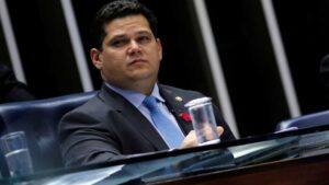 Pacheco vai procurar Alcolumbre para resolver indicação de André Mendonça Pacheco vai procurar Alcolumbre para resolver indicação de André Mendonça