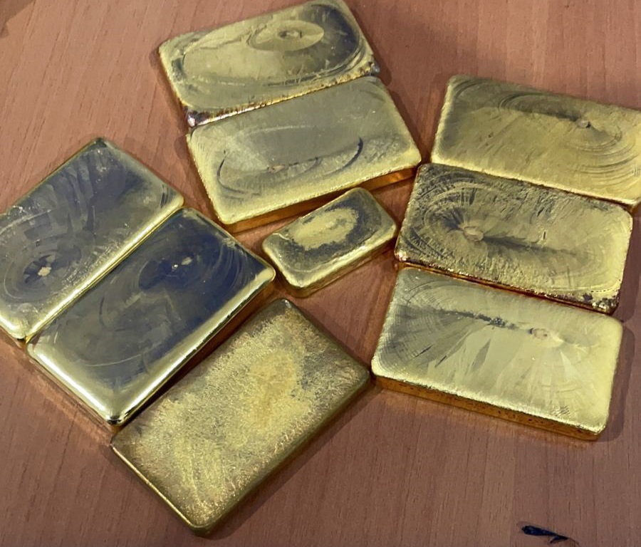 Casal é flagrado com mais de um milhão em ouro na BR-364 Casal é flagrado com mais de um milhão em ouro na BR-364