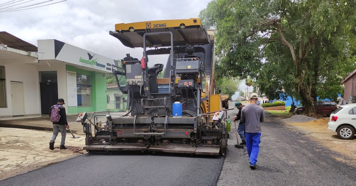 Rua Getúlio Vargas recebe obras de recapeamento na capital