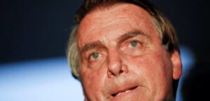 Bolsonaro proíbe uso de linguagem neutra em projetos financiados pela Lei Rouanet Bolsonaro proíbe uso de linguagem neutra em projetos financiados pela Lei Rouanet